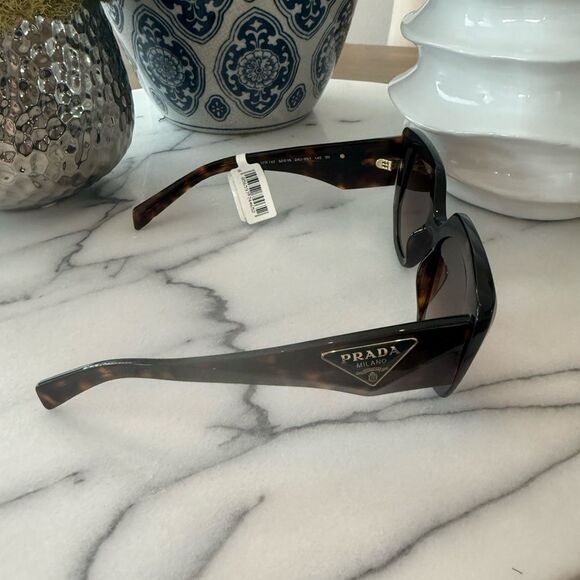 NWT Prada Tortoise Sunglasses with triangle logo - Picture 8 of 11